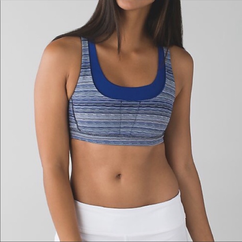 Lululemon sports bra size 4
